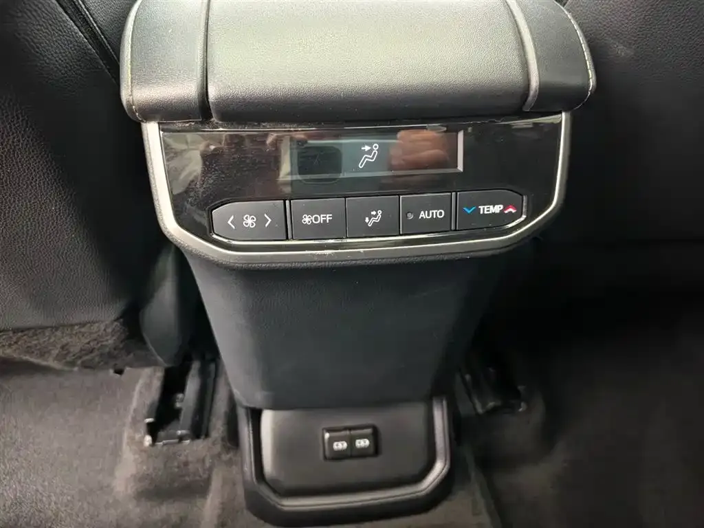 Toyota Crown Kluger 2024 из CN, фото 8