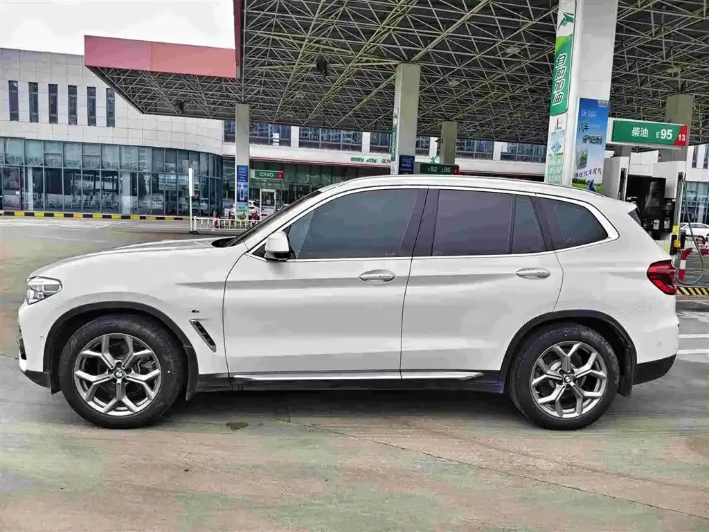 BMW X3 — фото 10