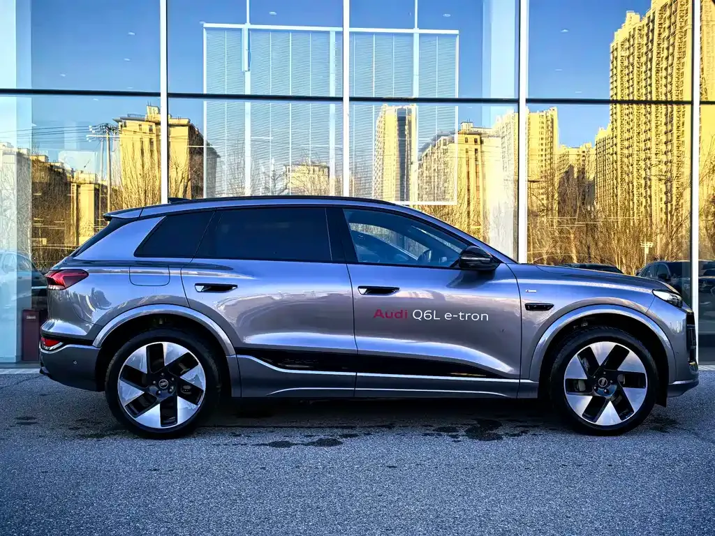 Audi Q6L e-tron — фото 8