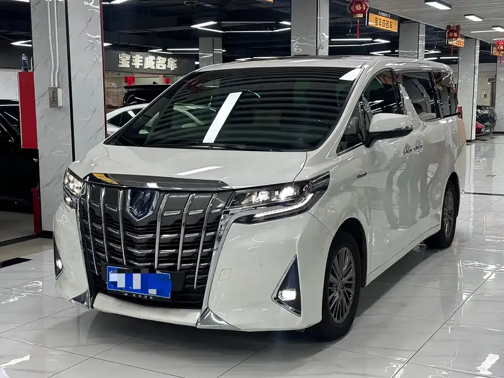 Toyota Alphard 2023 из CN, фото 1