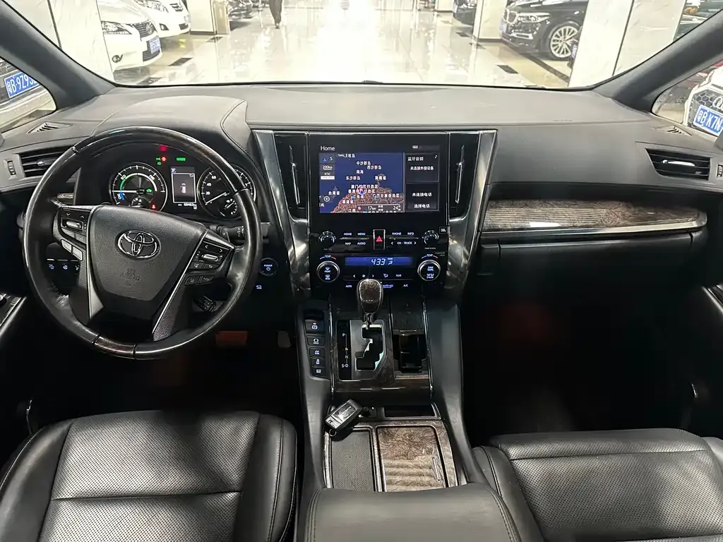 Toyota Alphard 2023 из CN, фото 9