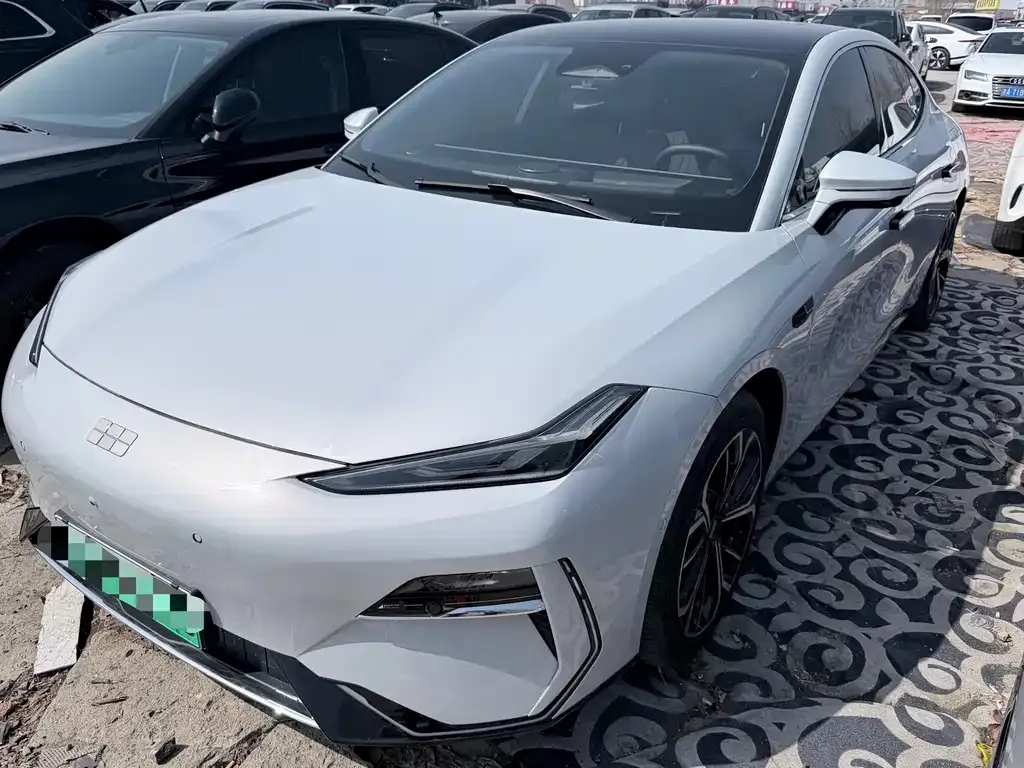 Geely Galaxy E8