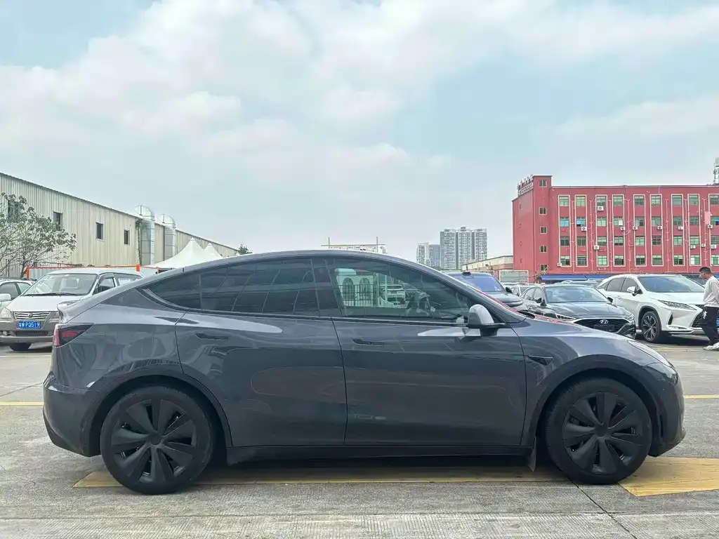 Tesla Model Y 2023 из CN, фото 4