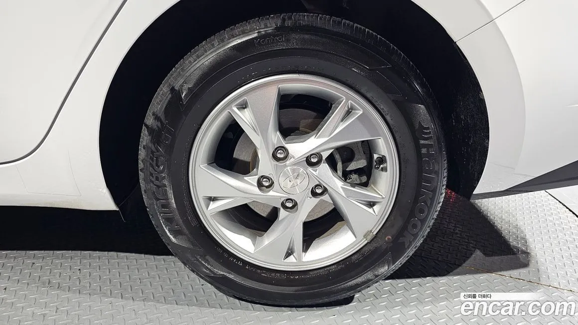 Hyundai AVANTE 2021 из KR, фото 3