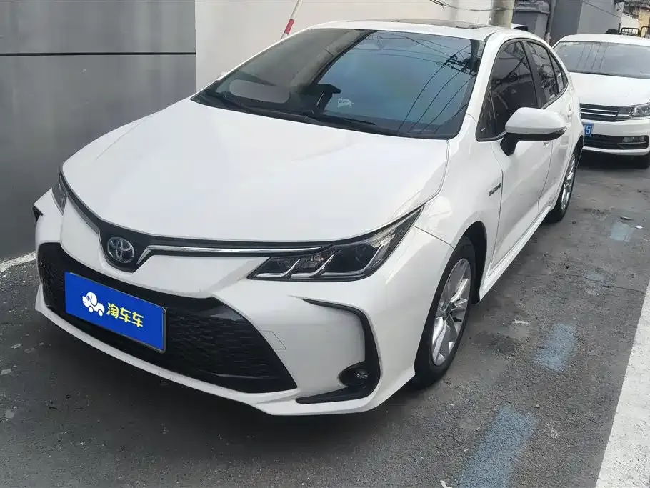 Toyota Corolla — фото 1