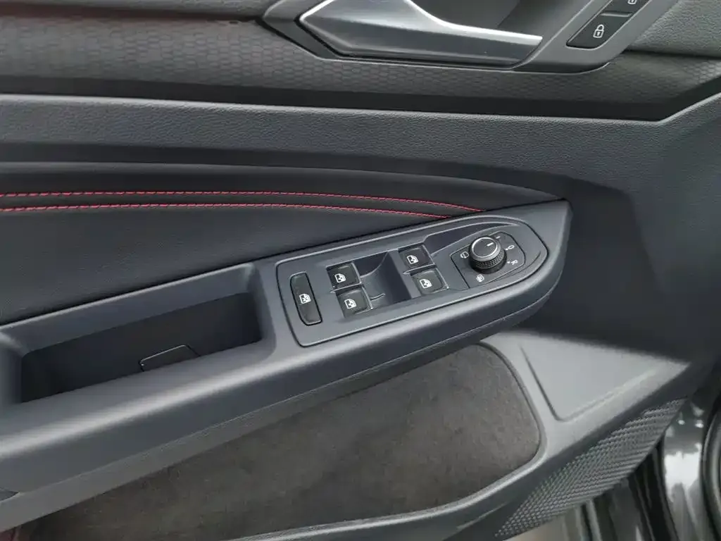 Volkswagen Golf GTI 2022 из CN, фото 2