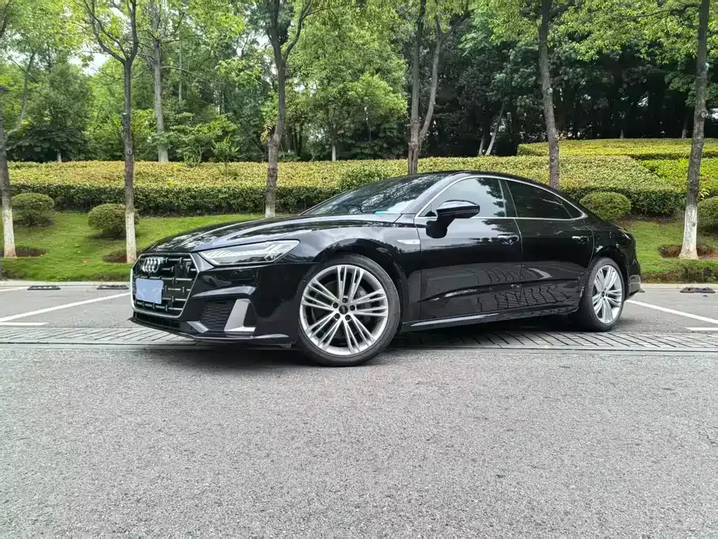 Audi A7L — фото 1
