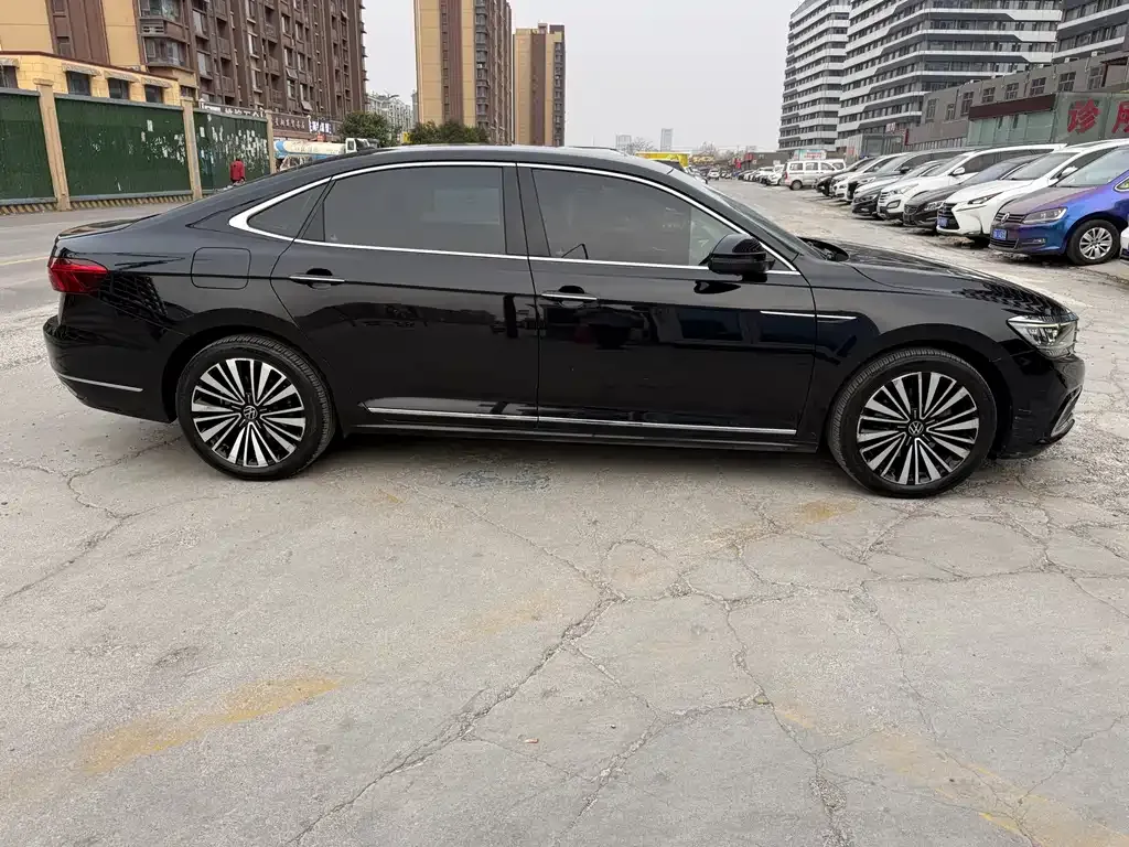 Volkswagen Passat — фото 5