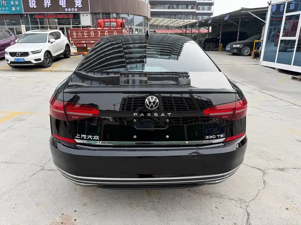 Volkswagen Passat — фото 7