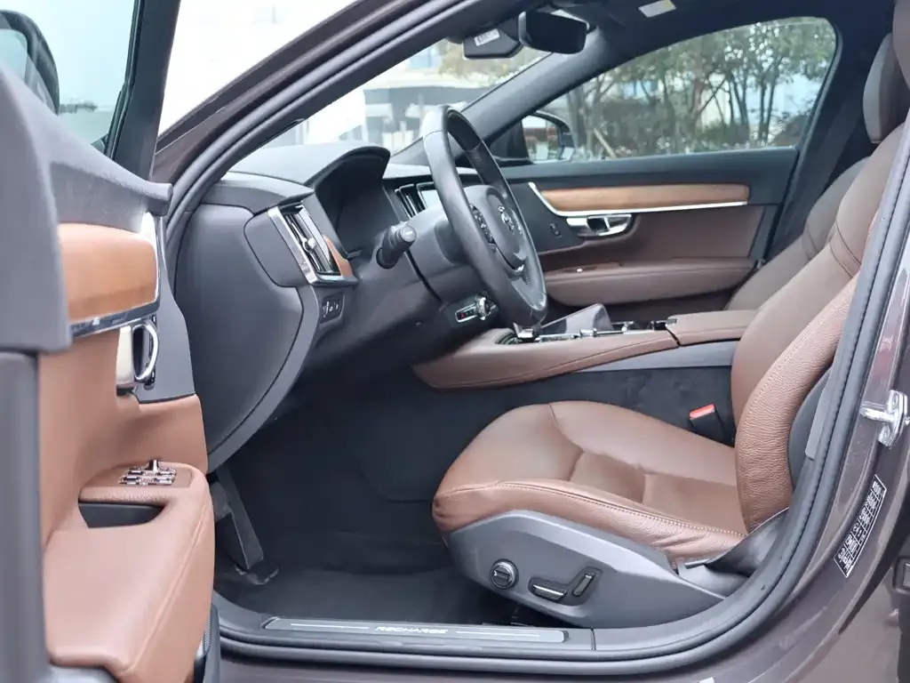Volvo S90 PHEV 2022 из CN, фото 6