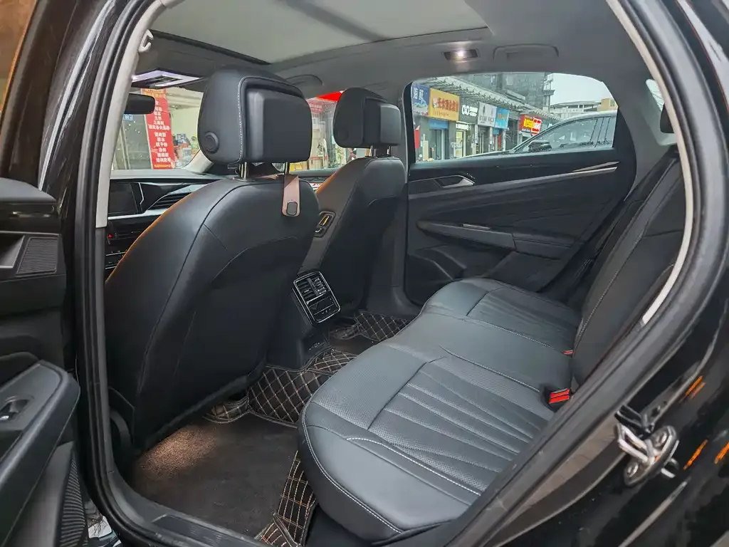 Volkswagen Passat 2025 из CN, фото 9
