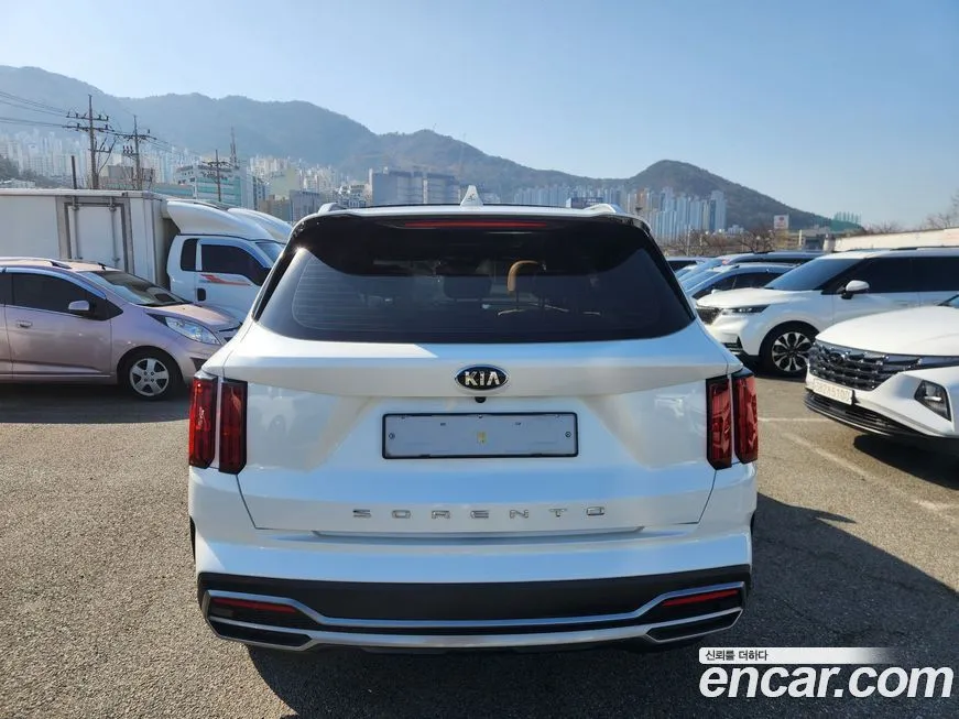 Kia Sorento — фото 6
