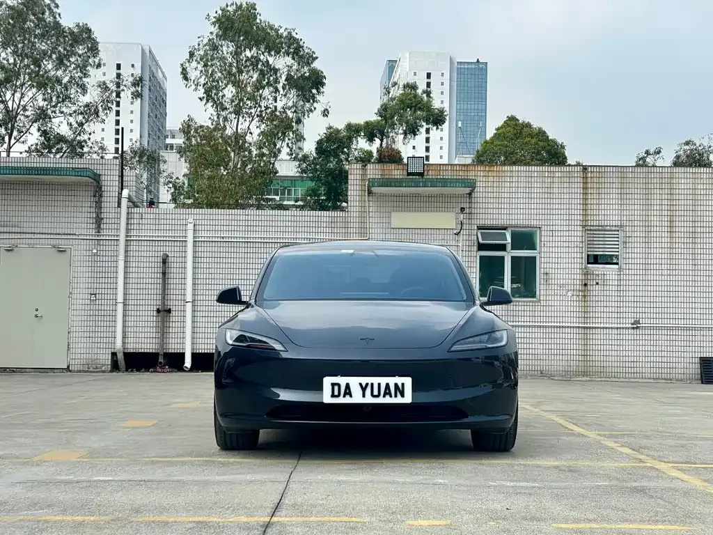 Tesla Model 3 — фото 2