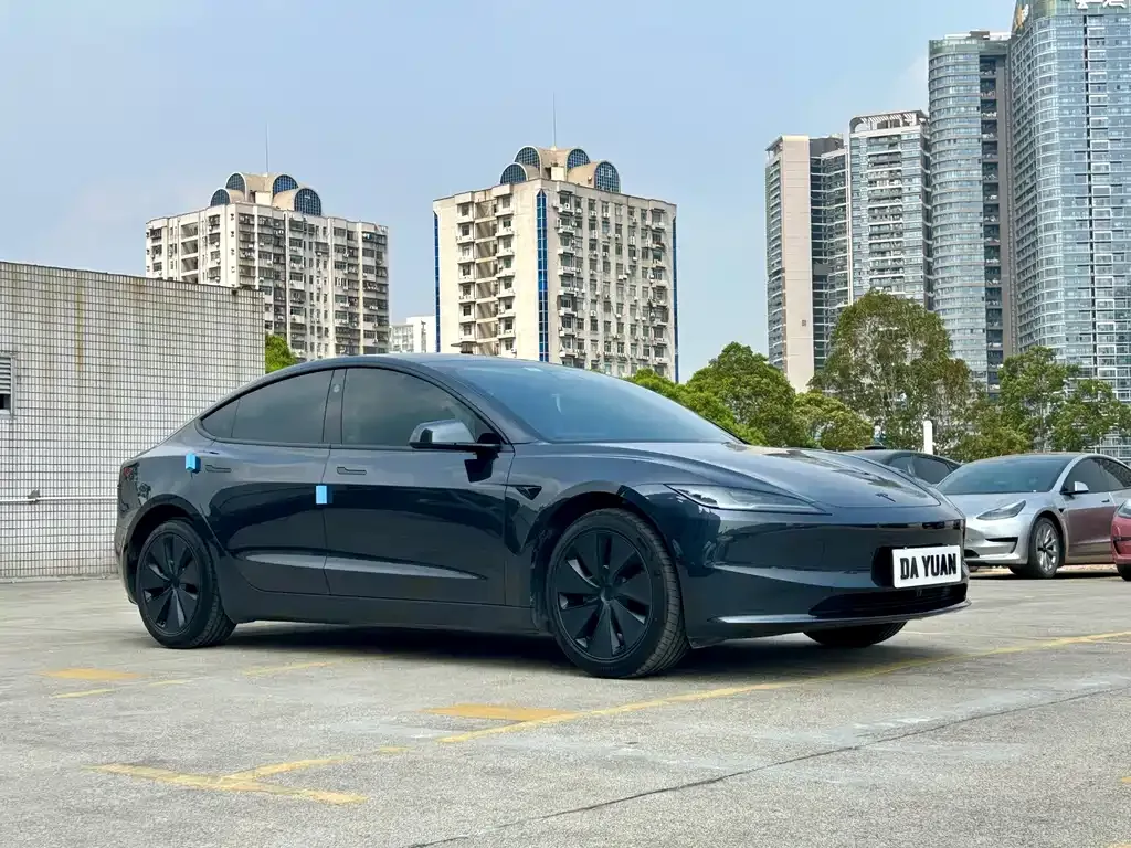 Tesla Model 3 — фото 8