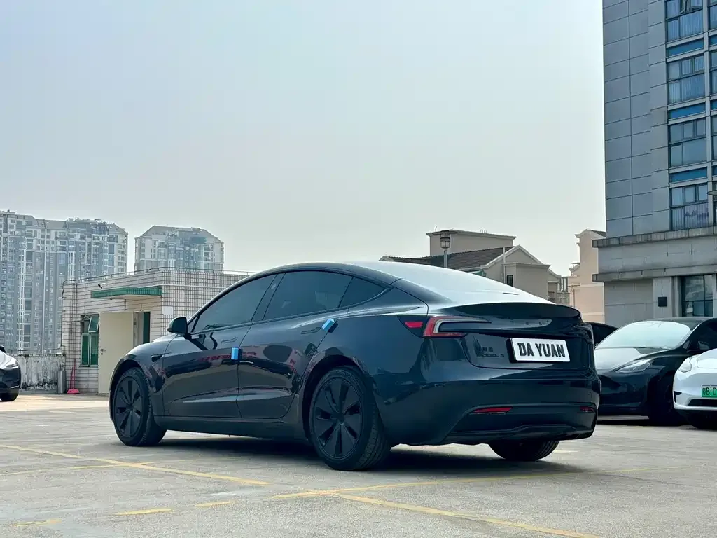 Tesla Model 3 — фото 5