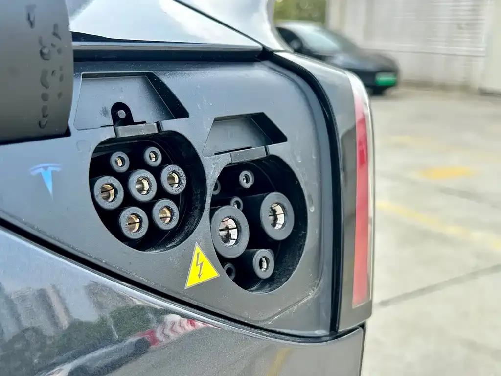Tesla Model 3 — фото 6