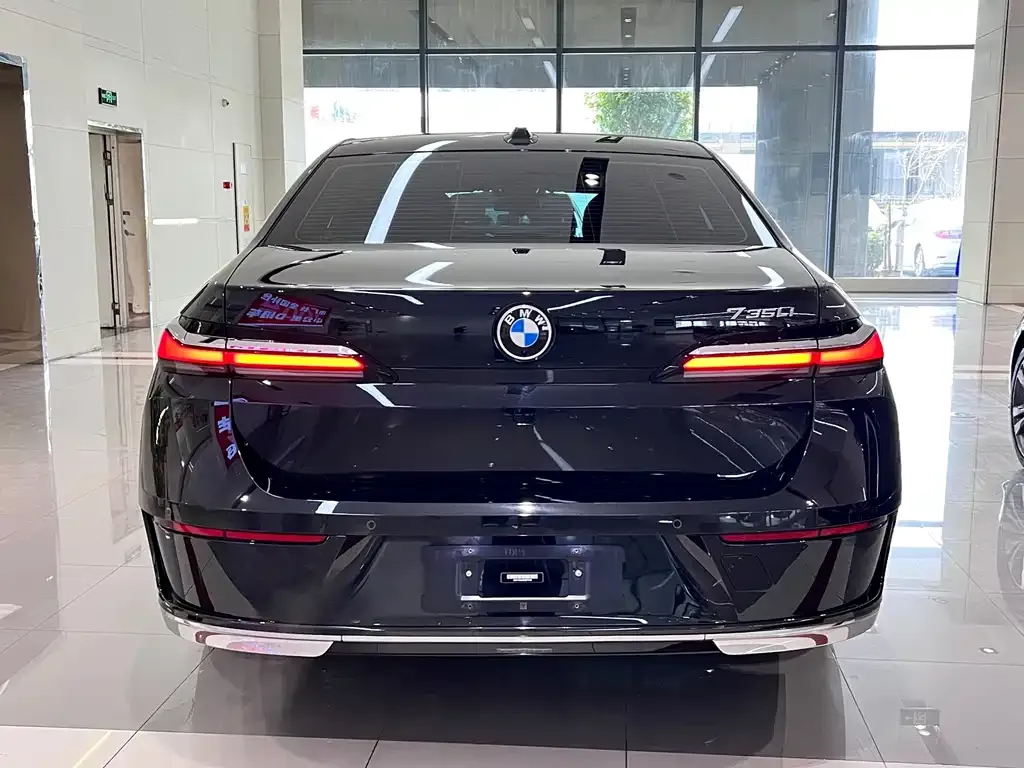 BMW 7 Series 2023 из CN, фото 10