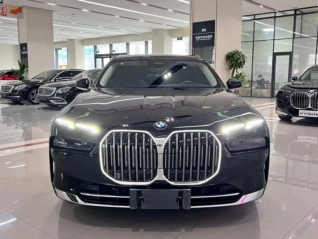 BMW 7 Series 2023 из CN, фото 4