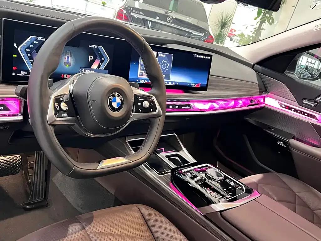 BMW 7 Series 2023 из CN, фото 9