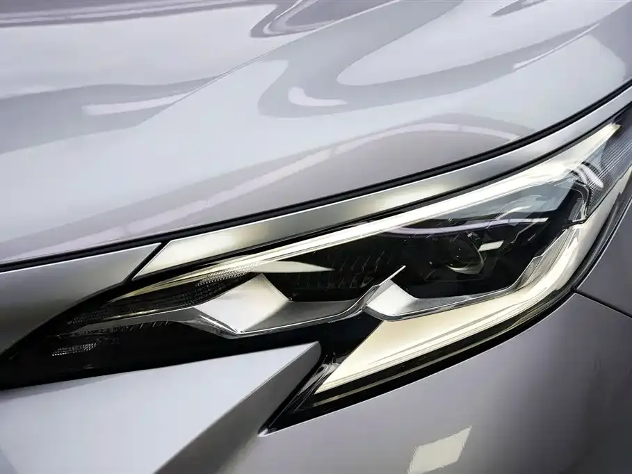 Toyota Sienna — фото 9