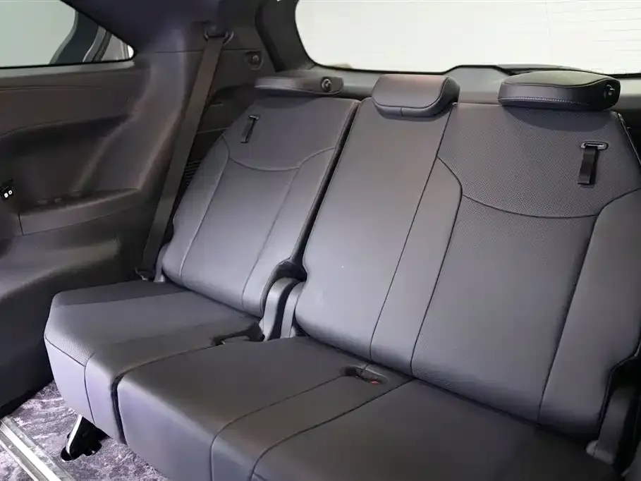 Toyota Sienna — фото 5