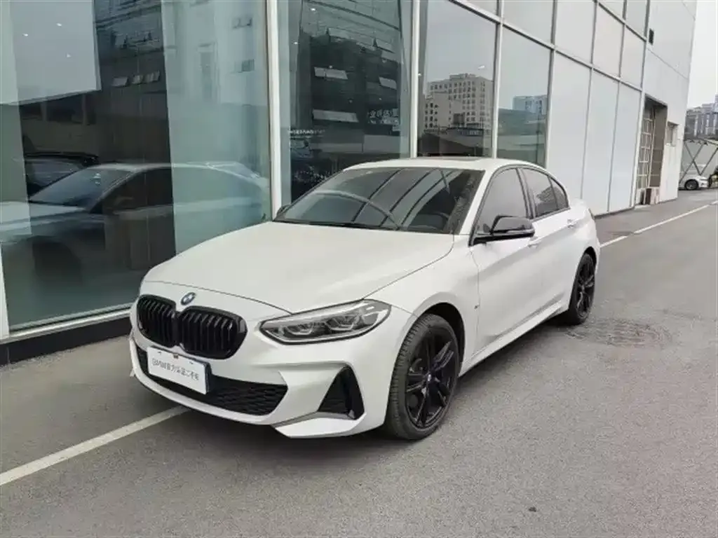 BMW 1 Series — фото 1