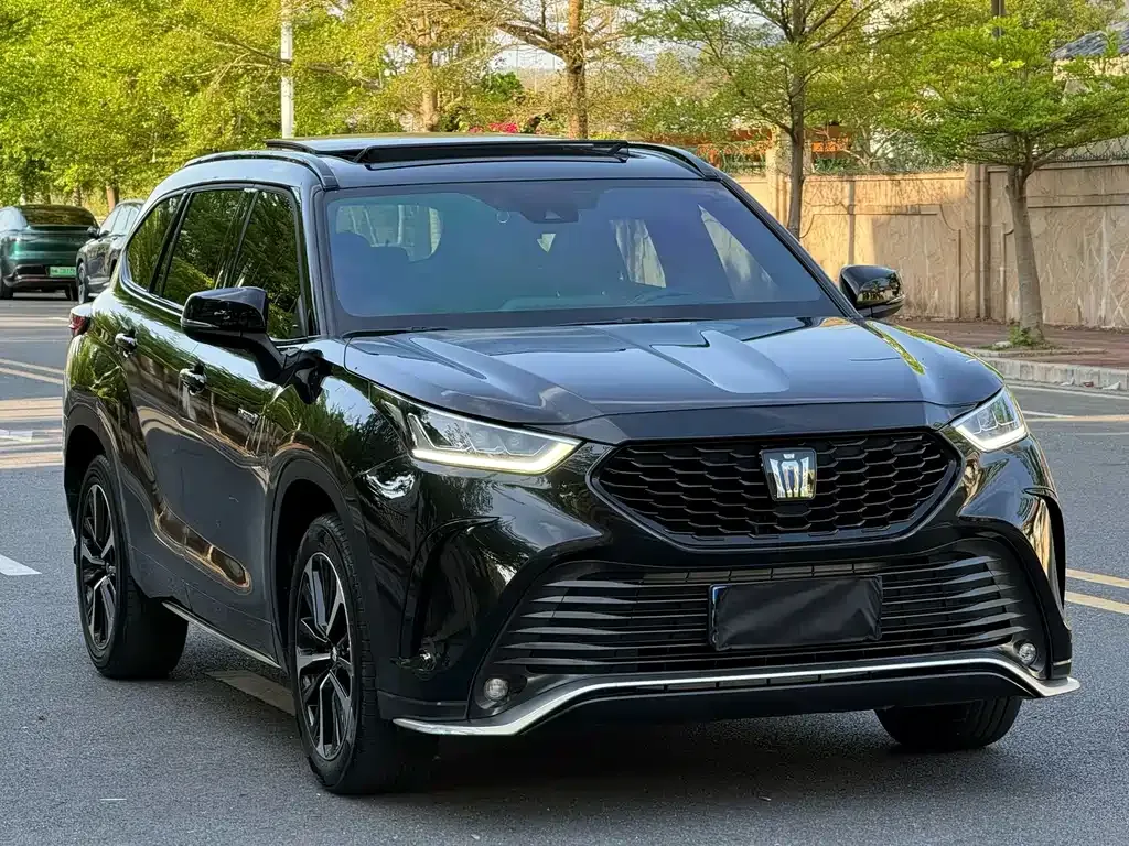 Toyota Crown Kluger 2023 из CN, фото 1