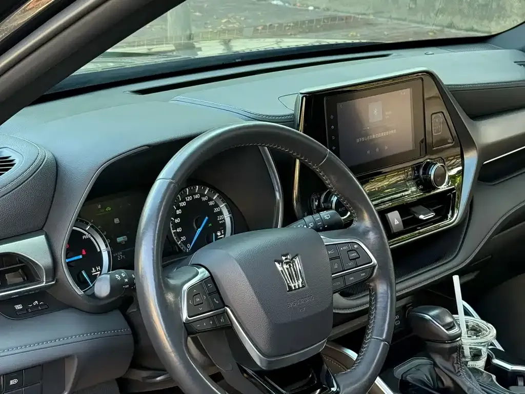 Toyota Crown Kluger 2023 из CN, фото 5