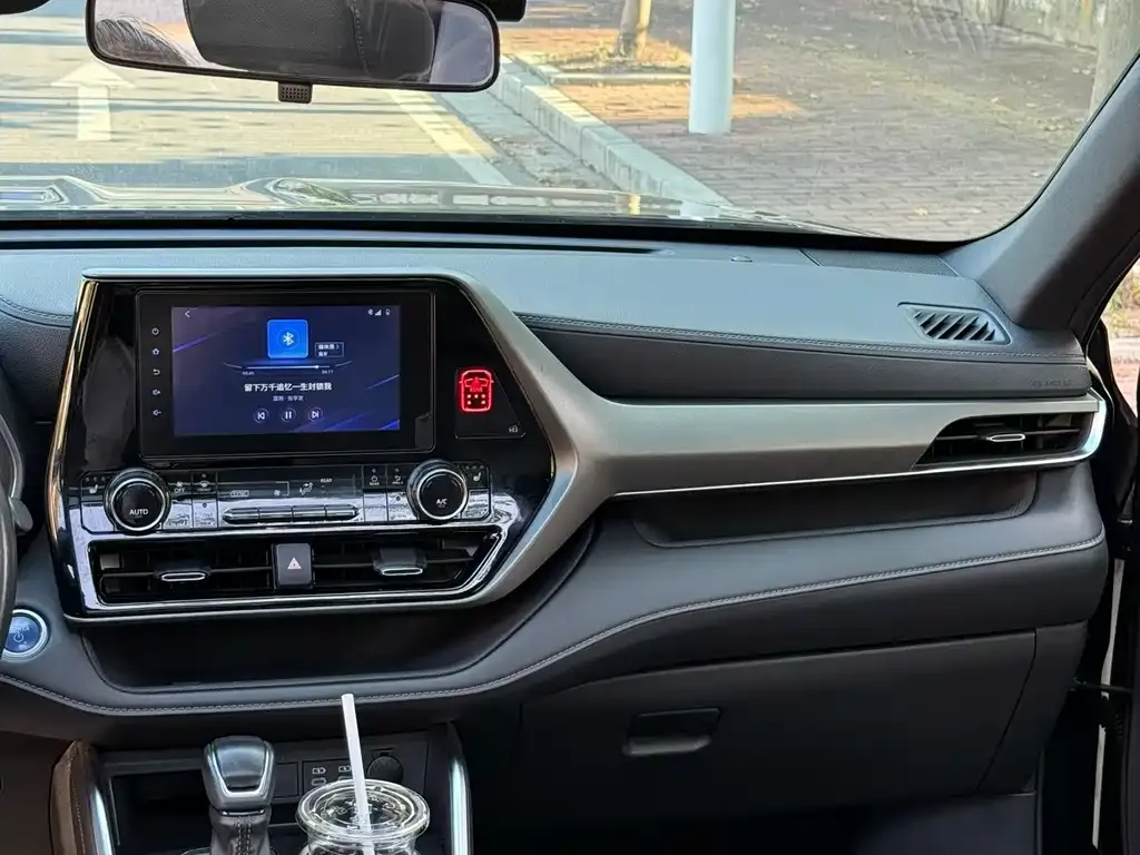 Toyota Crown Kluger 2023 из CN, фото 6
