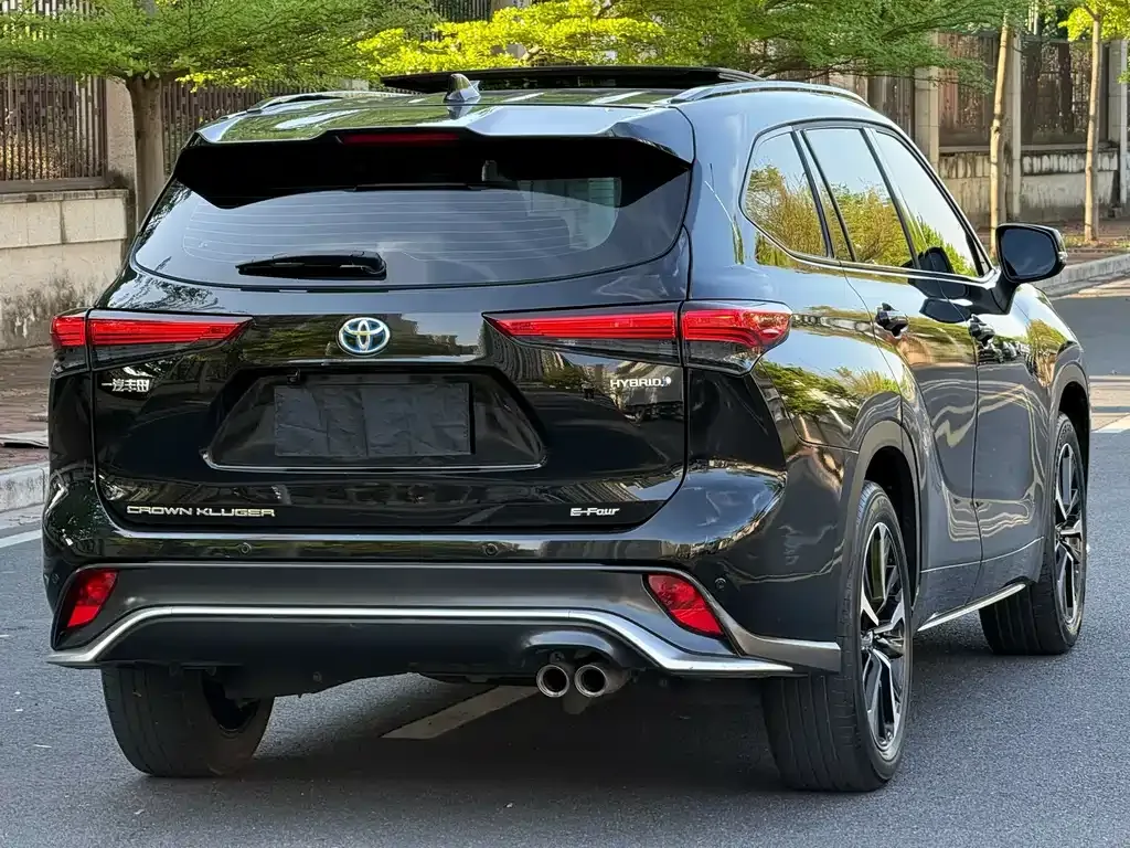 Toyota Crown Kluger 2023 из CN, фото 3