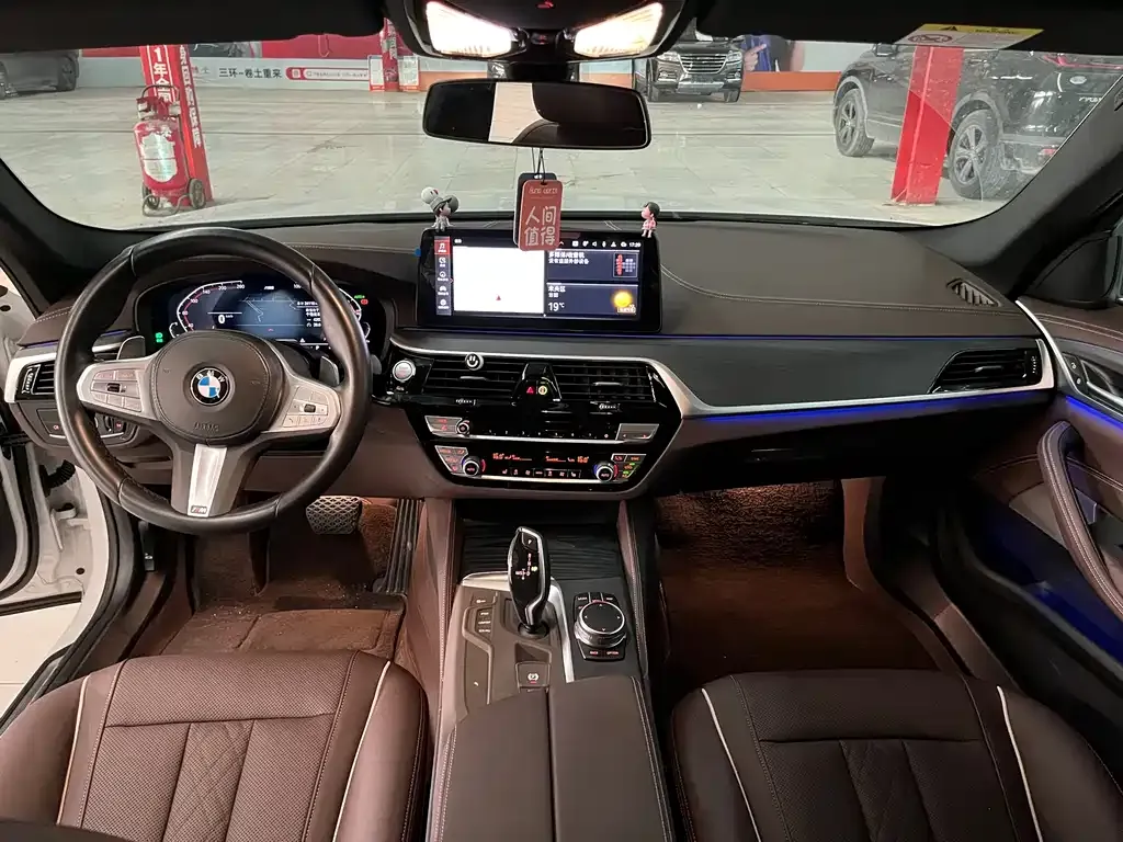 BMW 5 Series — фото 10