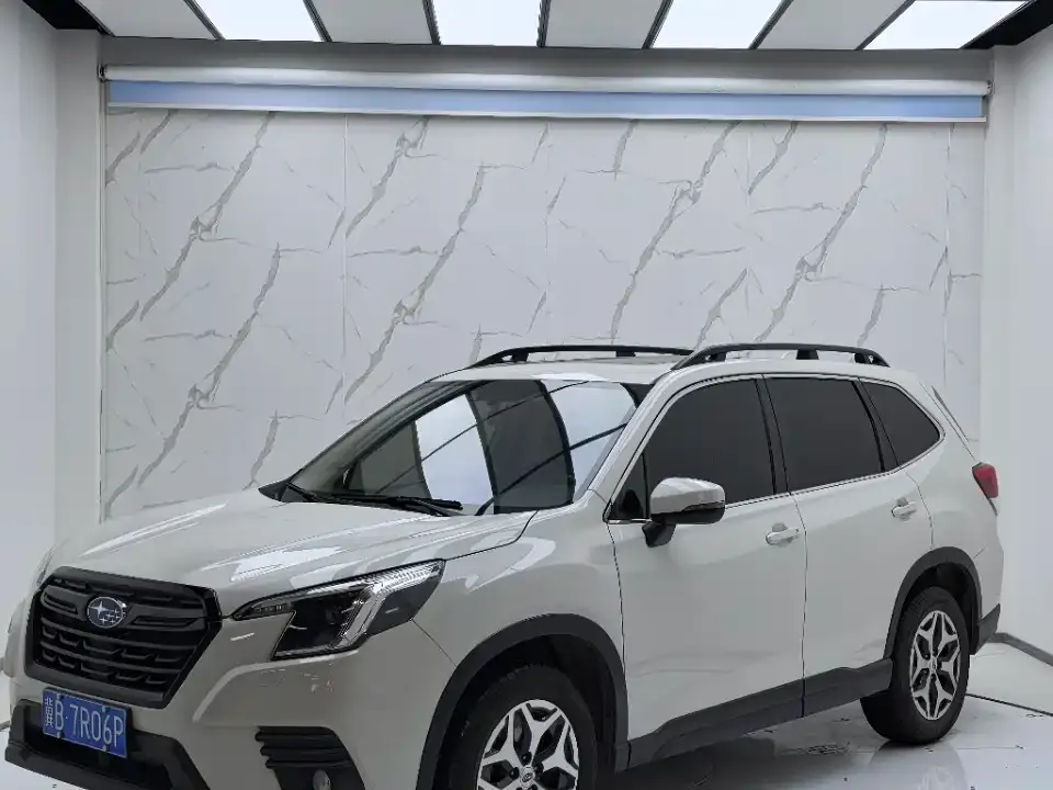 Subaru Forester — фото 1