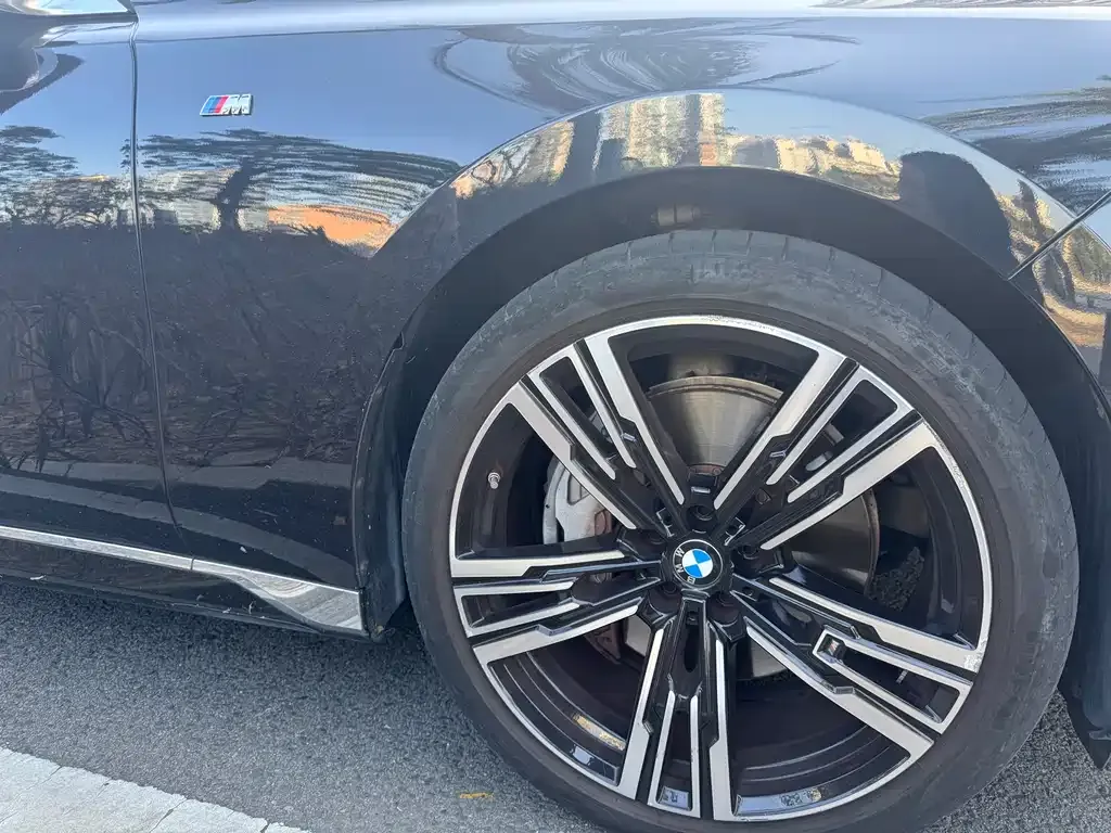 BMW 7 Series 2023 из CN, фото 8