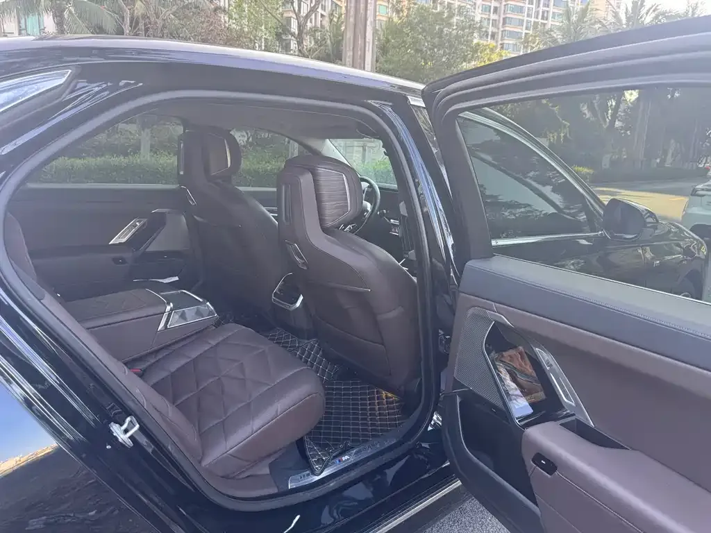 BMW 7 Series 2023 из CN, фото 4