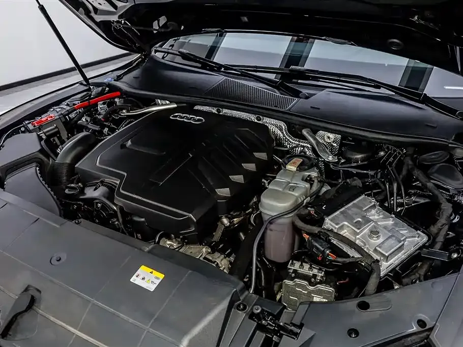Audi A7L 2024 из CN, фото 9