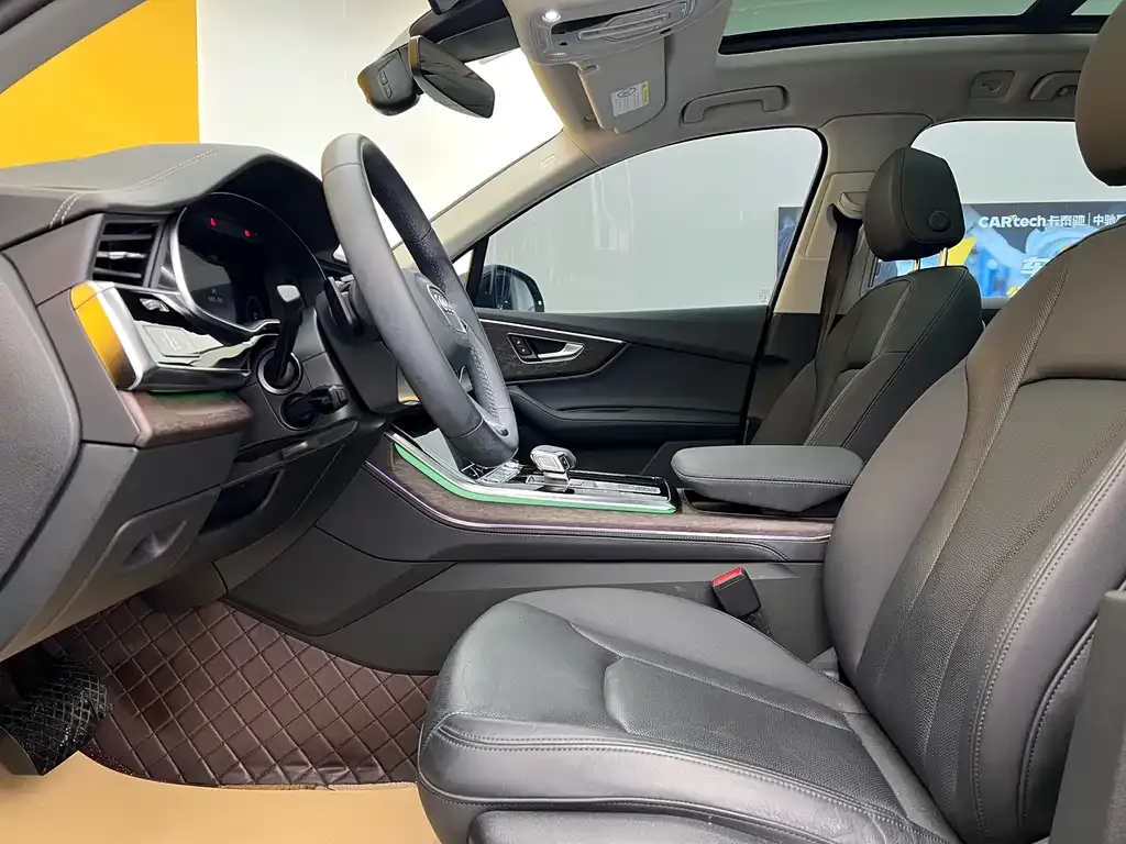 Audi Q7 2023 из CN, фото 7