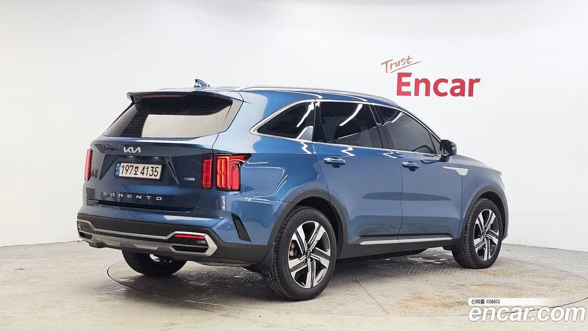 Kia Sorento — фото 10
