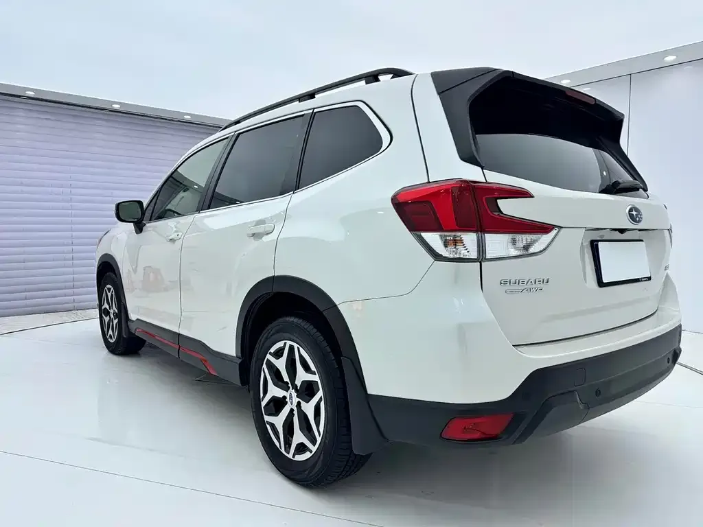 Subaru Forester 2022 из CN, фото 8