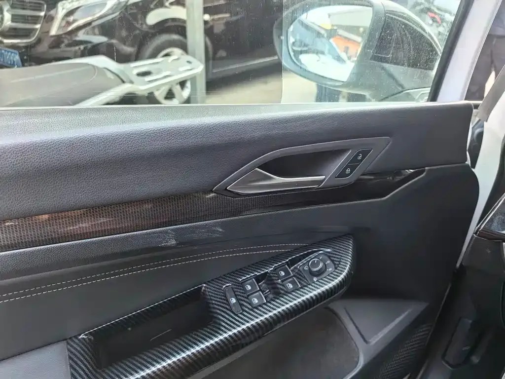 Volkswagen Golf 2021 из CN, фото 3
