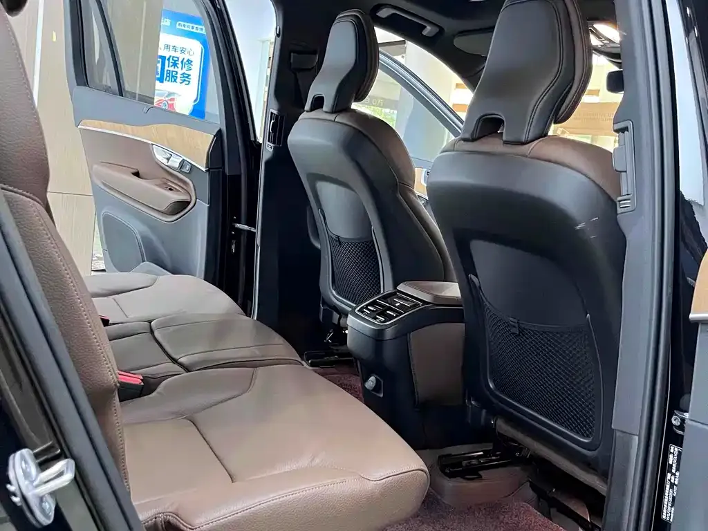 Volvo XC90 — фото 4