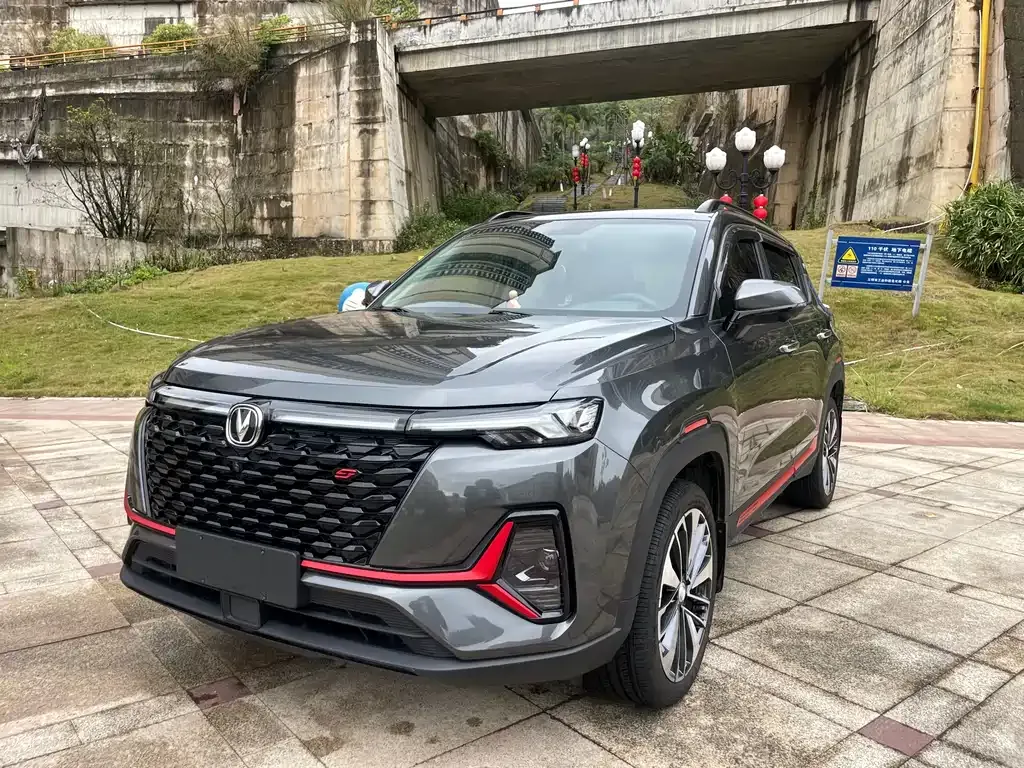 Changan CS35PLUS — фото 1