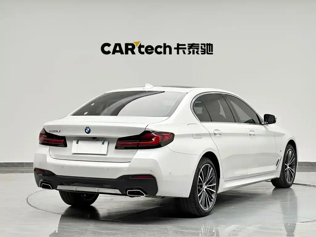 BMW 5 Series — фото 5