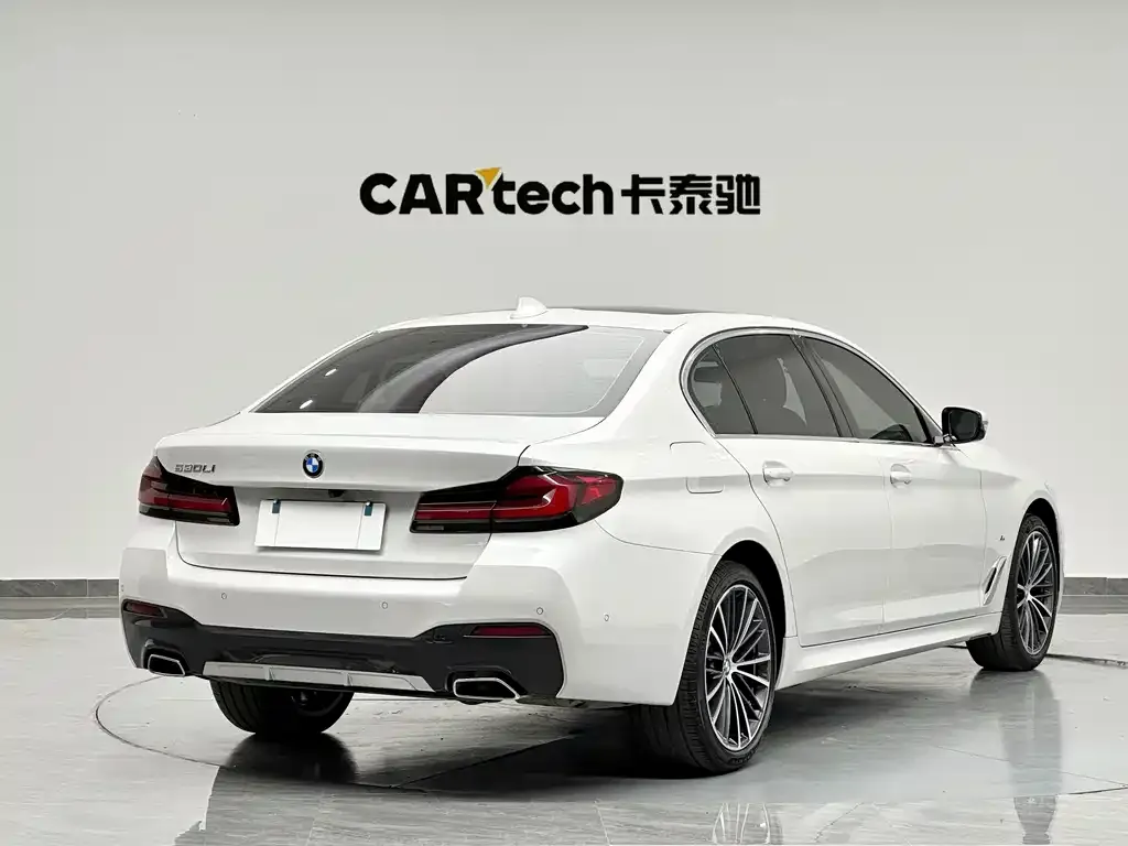 BMW 5 Series — фото 4
