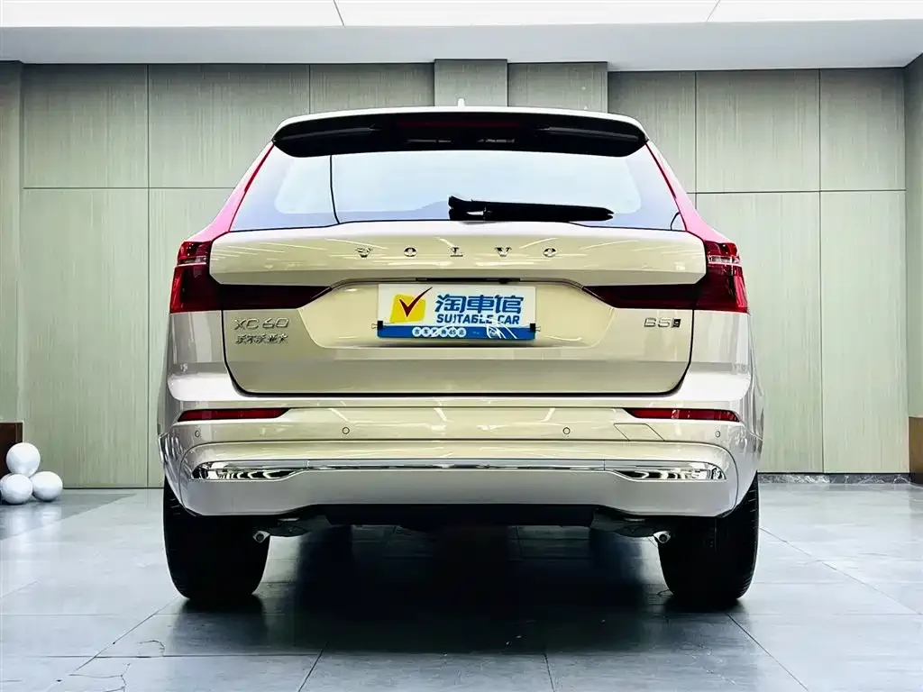 Volvo XC60 — фото 7
