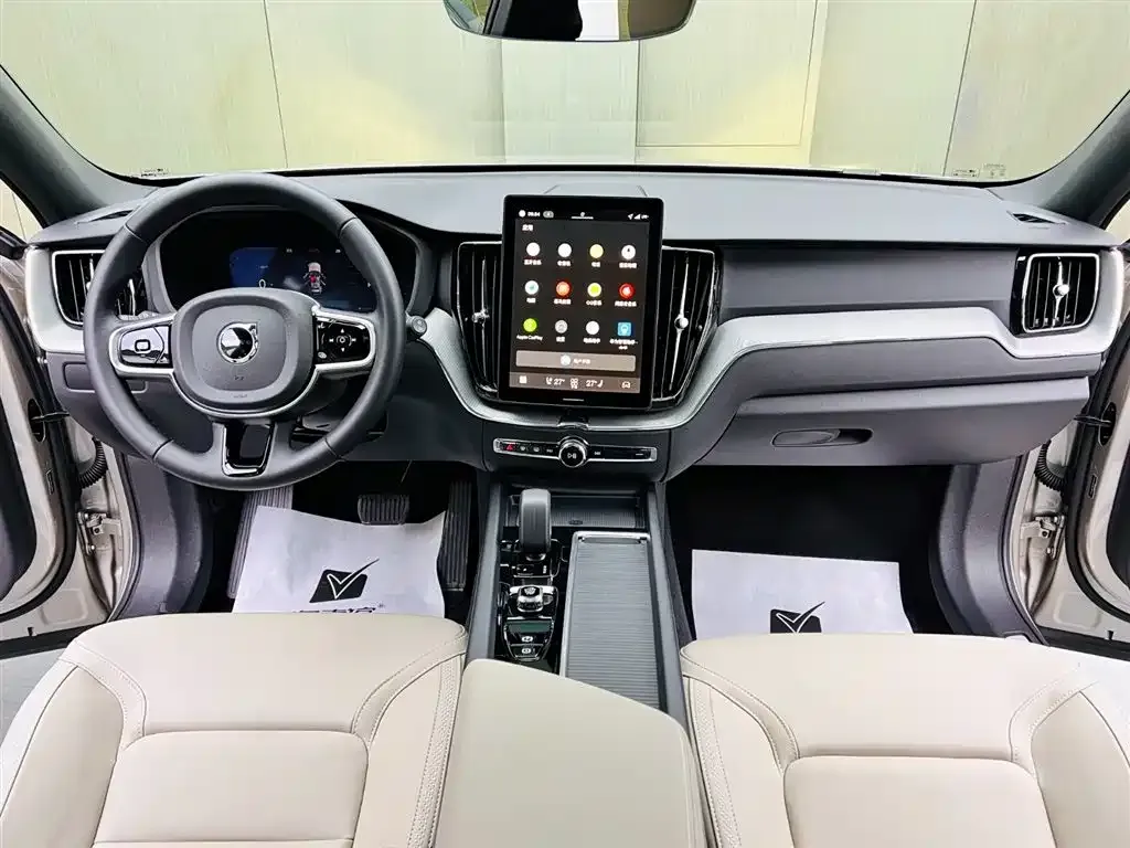 Volvo XC60 — фото 4