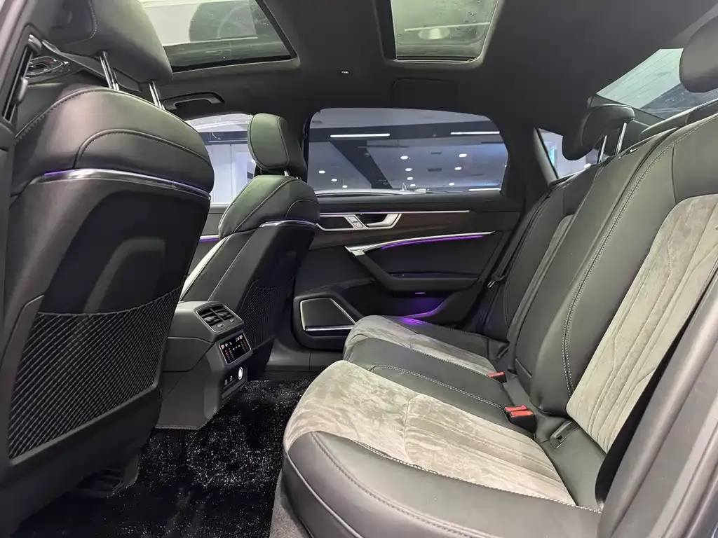 Audi A6L 2023 из CN, фото 4