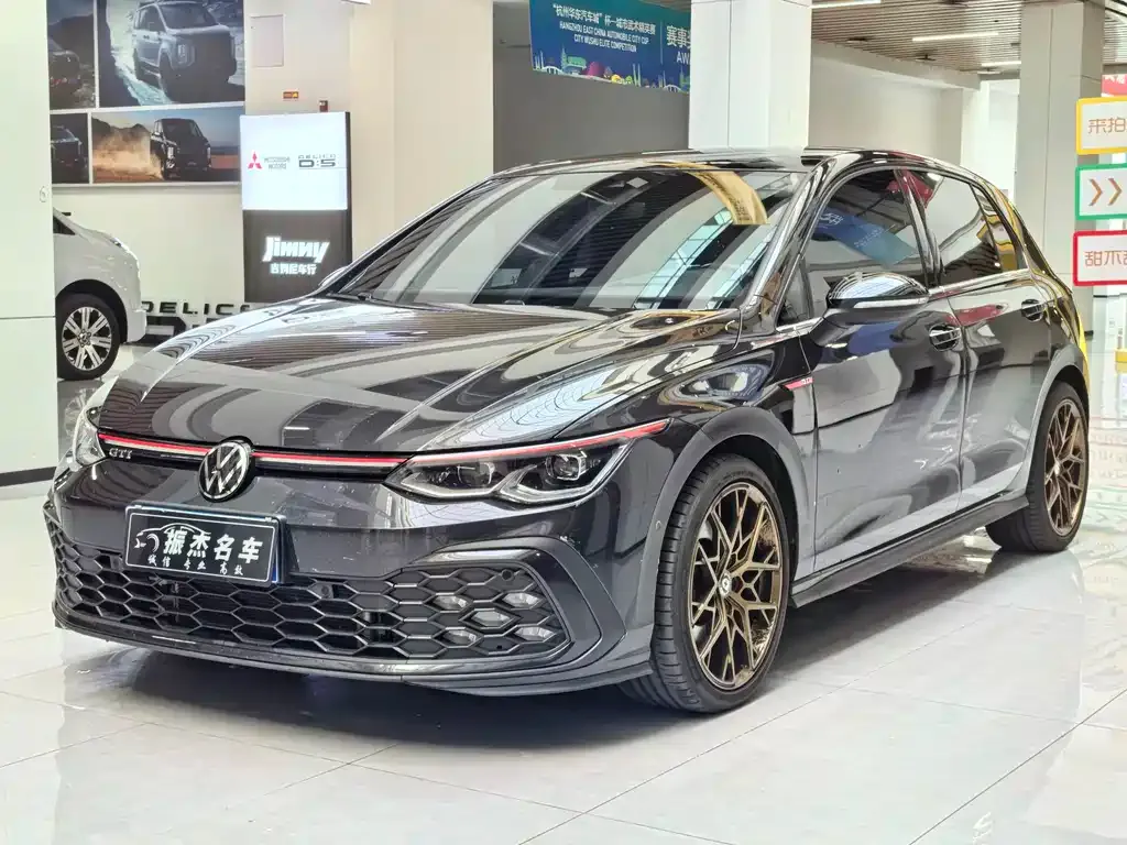 Volkswagen Golf GTI — фото 1