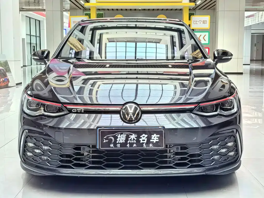 Volkswagen Golf GTI — фото 10