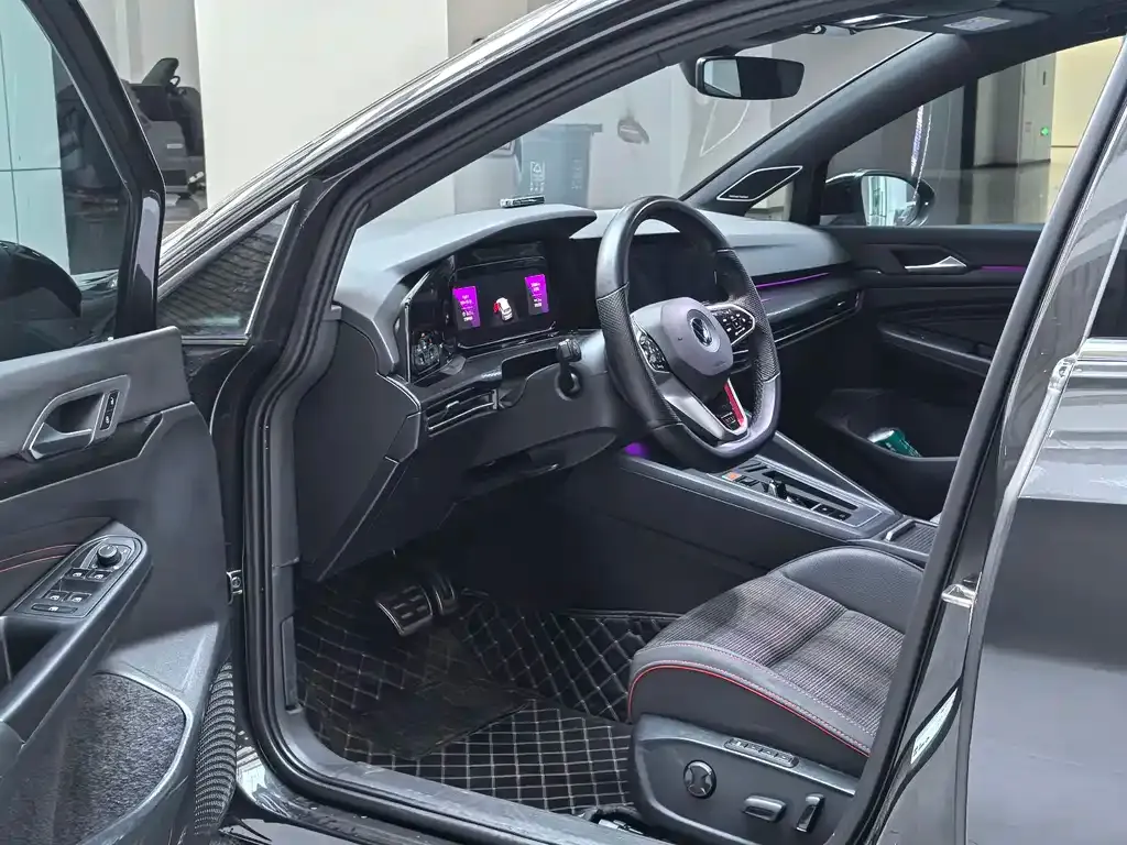 Volkswagen Golf GTI — фото 9