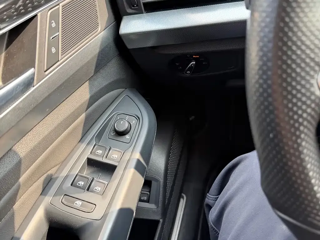 Volkswagen Passat 2023 из CN, фото 3
